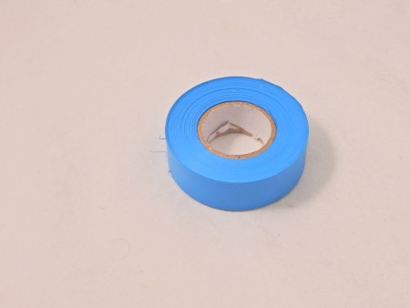 Blått plastbånd for flagging